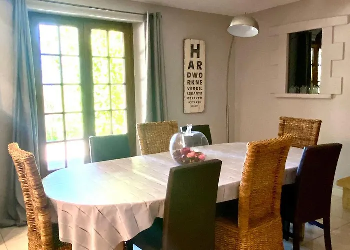 Semesterbostad Pech Joli *